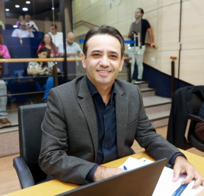 Vereador Cicinho Moreira prop&otilde;e reconhecimento facial integrado ao Smart Sanca para controle de presen&ccedil;a e informa&ccedil;&atilde;o em tempo real aos respons&aacute;veis de alunos da rede municipal de ensino