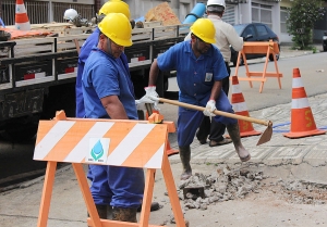 Obra do DAE de S&atilde;o Caetano interdita rua Piau&iacute; para moderniza&ccedil;&atilde;o da rede de &aacute;gua