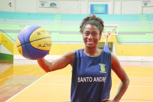 Ala Jaqueline est&aacute; entre as pr&eacute;-convocadas para defender sele&ccedil;&atilde;o