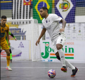 Liga S&atilde;o Caetano goleia Magnus Futsal por 4 a 0 em noite do goleiro Murilo e do capit&atilde;o Paulinho