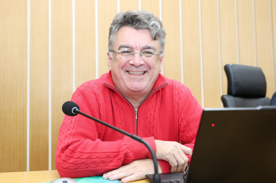 Jander Lira prop&otilde;e inclus&atilde;o do Dia do Livro Infantil no calend&aacute;rio oficial de S&atilde;o Caetano